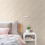 ESTAhome bloemetjes behang voor de meisjeskamer en babykamer beige 131438