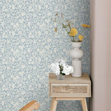 ESTAhome bloemetjes behang voor de meisjeskamer en babykamer  lichtblauw 131440