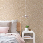 ESTAhome bloemetjes behang voor de meisjeskamer en babykamer  warm beige 131444