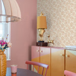 ESTAhome madeliefjes bloemenbehang beige voor de meisjeskamer en babykamer. 131148