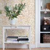 ESTAhome retro bloemen behang voor de meisjeskamer en babykamer 131245