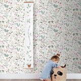 ESTAhome bloemen behang voor meisjeskamer veldbloemen lila groen 139482