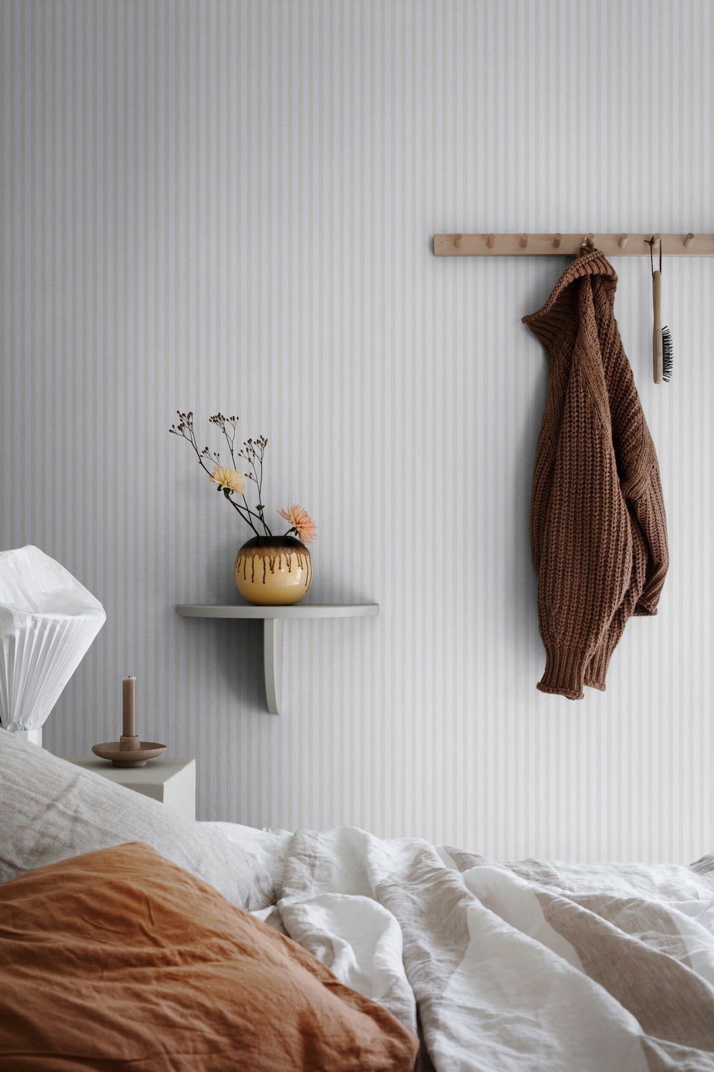 Sandberg Estelle strepen behang voor de kinderkamer of babykamer zand beige 826-09
