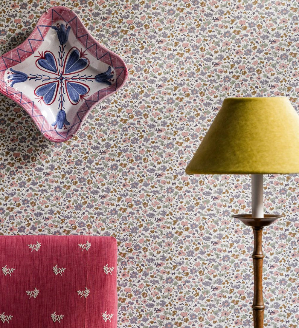 Bloemen behang voor de kinderkamer Floral Dance van langelid von bromssen mauve roze