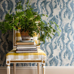 Hares in hiding behang van langelid von bromssen kinderkamer blauw