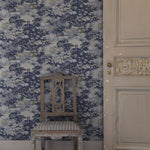 Into the woods bos behang voor de kinderkamer van langelid vron bromssen blauw