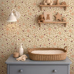 Little Amour Blossom Vines bloemenbehang voor meisjeskamer en babykamer roze groen en bordeaux rood