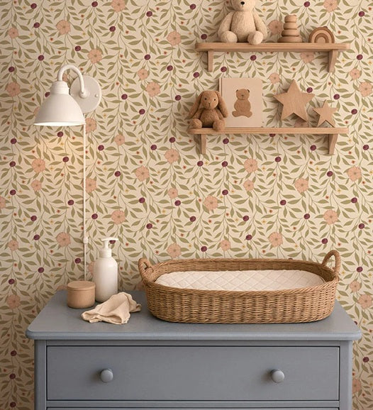 Little Amour Blossom Vines bloemenbehang voor meisjeskamer en babykamer roze groen en bordeaux rood
