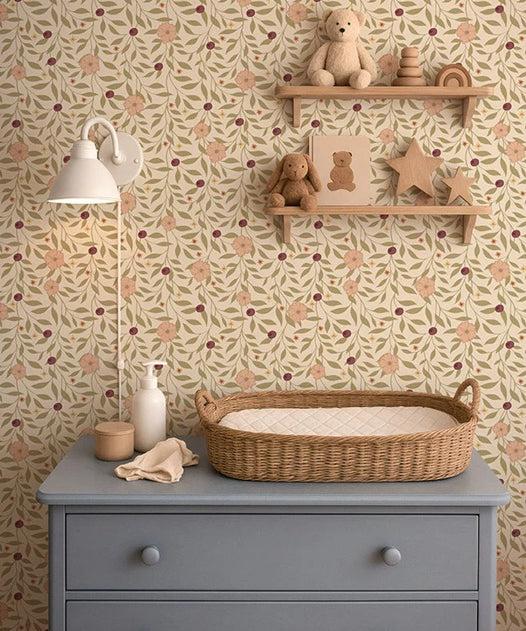 Little Amour Blossom Vines bloemenbehang voor meisjeskamer en babykamer roze groen en bordeaux rood
