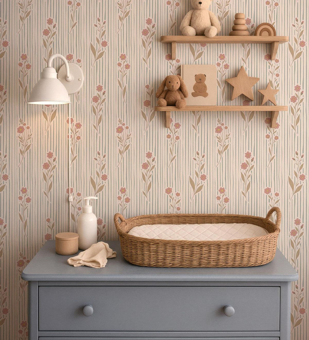 Little amour bloemen en strepen behang voor de babykamer en meisjeskamer lichtblauw met roze