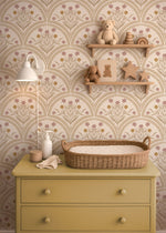Boogjes behang voor meisjeskamer en babykamer Flora Arches Little Amour zand beige 