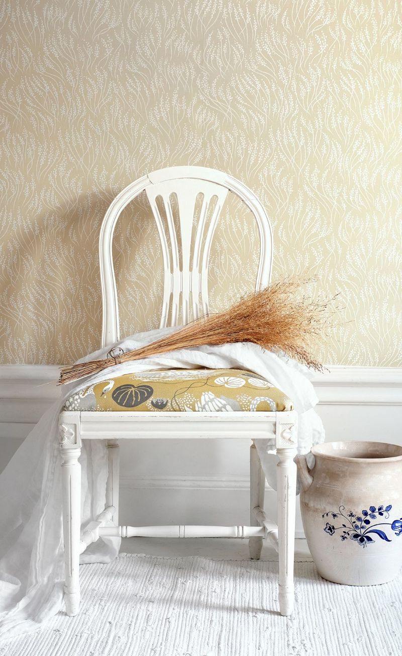 Littlephant meadow behang voor de neutrale kinderkamer en babykamer okergeel honey yellow