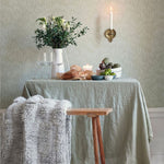 Littlephant meadow behang voor de neutrale kinderkamer en babykamer lichtgroen sage green 1570