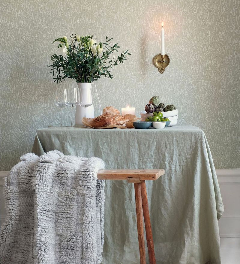 Littlephant meadow behang voor de neutrale kinderkamer en babykamer lichtgroen sage green 1570