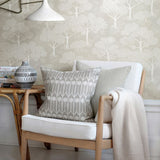 Littlephant behang voor de kinderkamer neutraal beige bomen natuur woodland notes clay beige