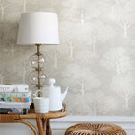 Littlephant behang voor de kinderkamer neutraal beige bomen natuur woodland notes clay beige