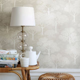 Littlephant behang voor de kinderkamer neutraal beige bomen natuur woodland notes clay beige