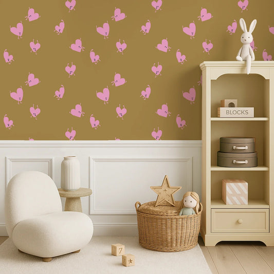 Annet Weelink Kinderbehang voor de kinderkamer met hartjes en smileys okergeel met roze meisjeskamer