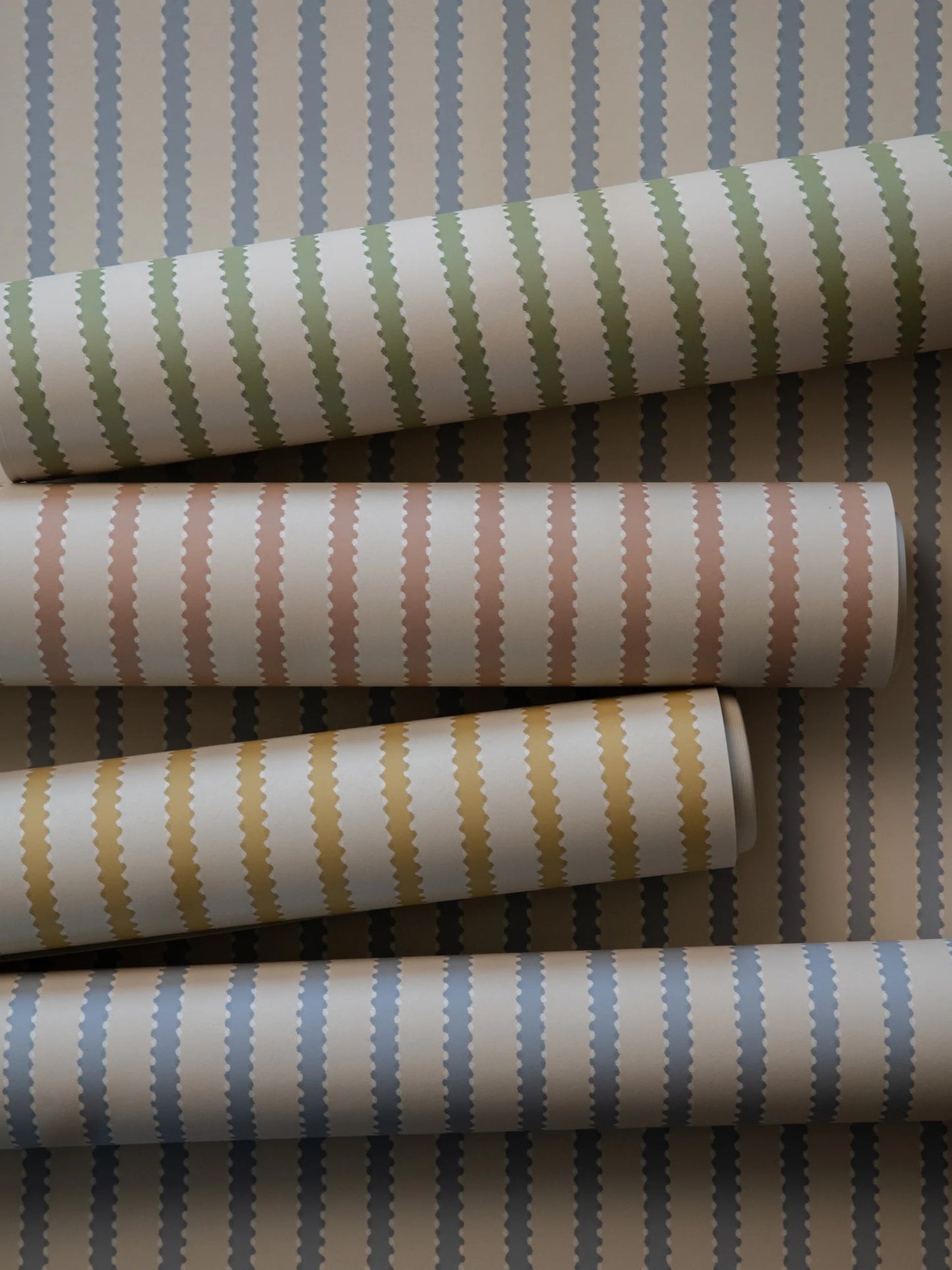 Langelid von Bromssen strepen behang neutrale kinderkamer meisjeskamer jongenskamer faded denim blauw