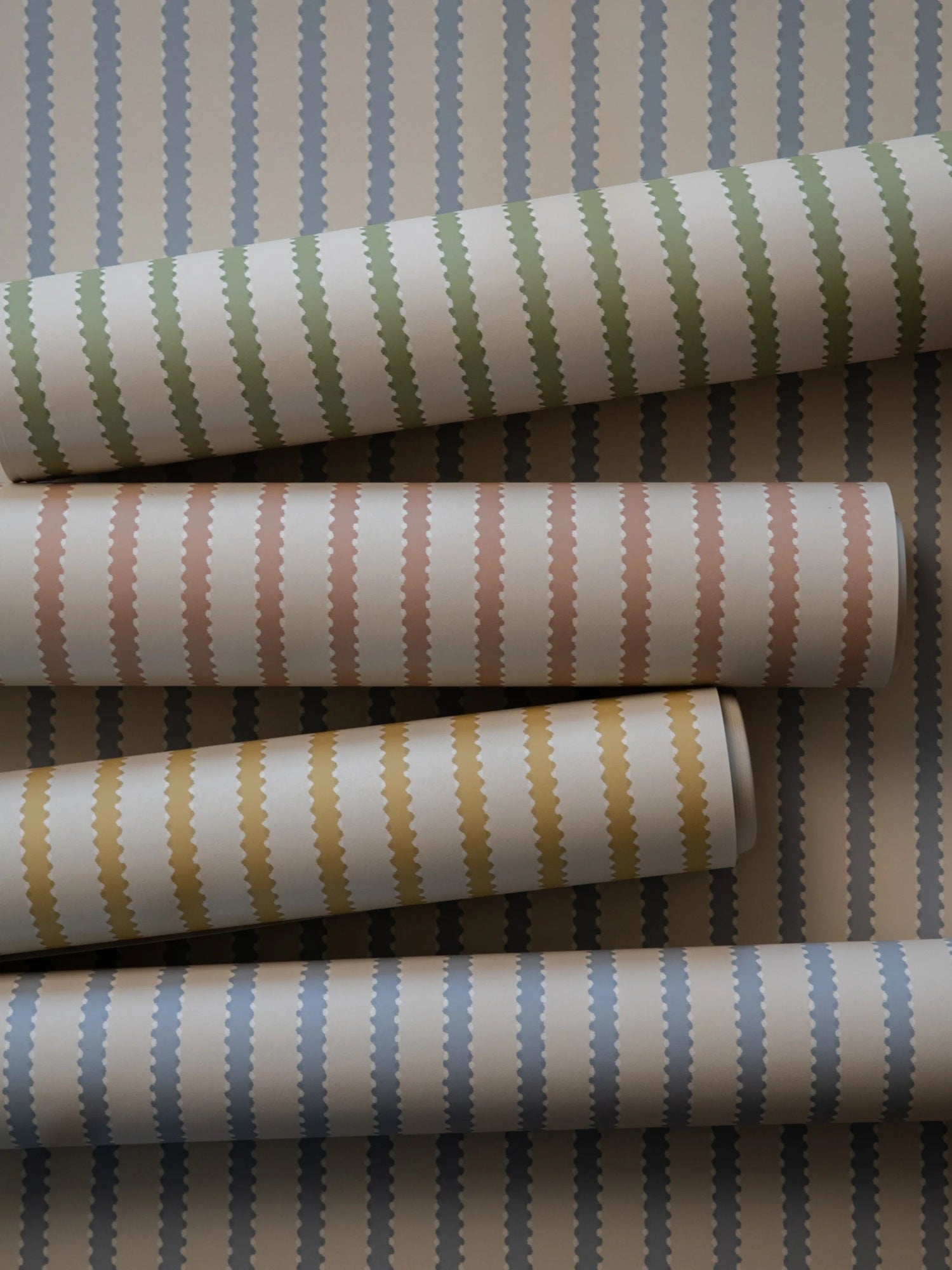 Langelid von Bromssen strepen behang neutrale kinderkamer meisjeskamer jongenskamer faded denim blauw