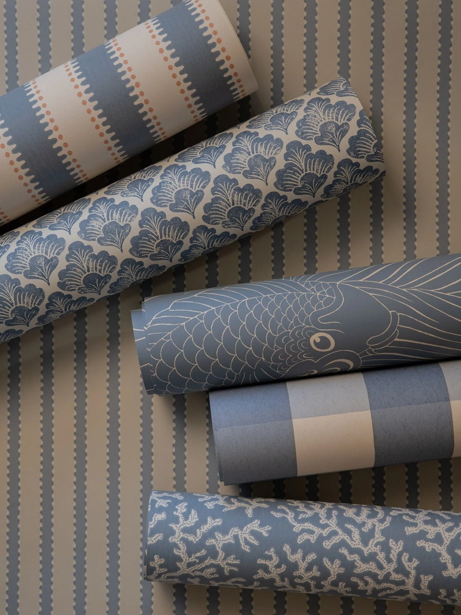 Langelid von Bromssen strepen behang neutrale kinderkamer meisjeskamer jongenskamer faded denim blauw