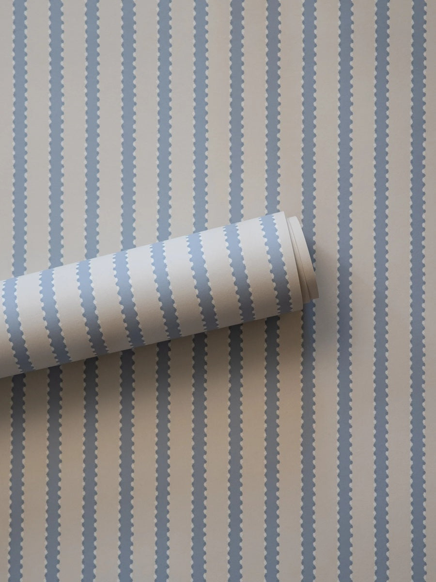 Langelid von Bromssen strepen behang neutrale kinderkamer meisjeskamer jongenskamer faded denim blauw