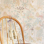 Majvillan Jungle Glow Jungle behang voor de kinderkamer glow in the dark. Beige 155-01