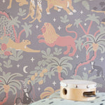 Majvillan jungle behang voor de kinderkamer jungle glow met glow in the dark effect. grijs antraciet 155-03