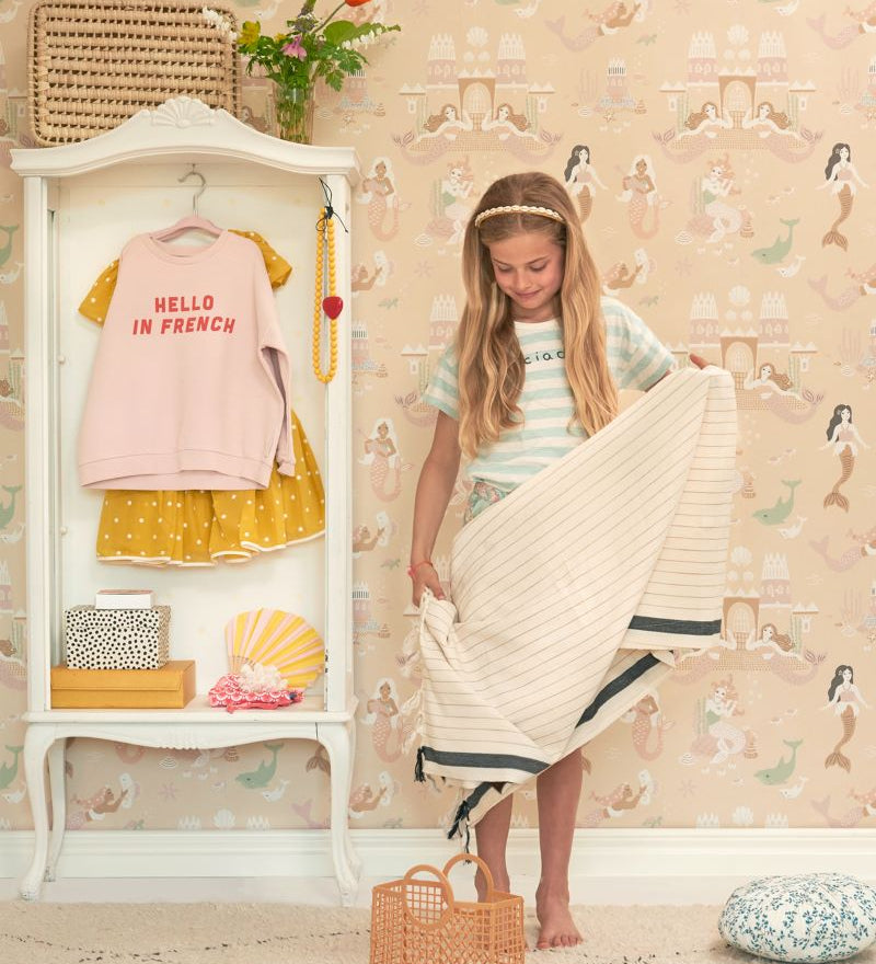 Majvillan behang meisjeskamer zeemeerminnen mermaid reef sandy beige 152-01