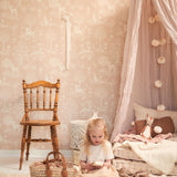 Majvillan Behang Summer Fields - Powder Pink