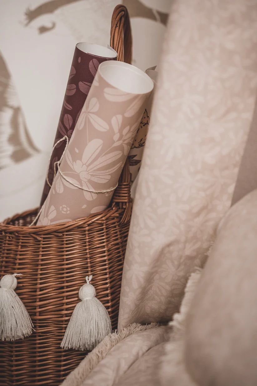 Matuu bloemen behang voor de kinderkamer beige