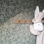 Matuu bloemenbehang voor de kinderkamer Barberries groen