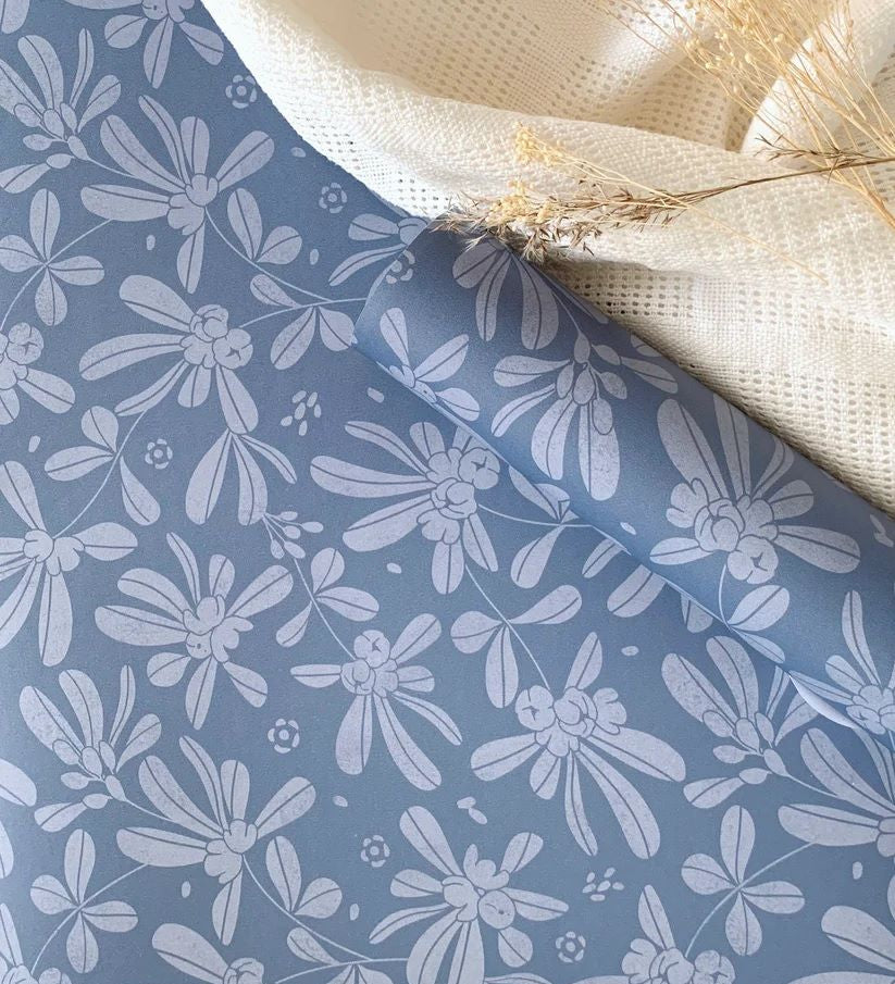 Matuu bloemenbehang voor de kinderkamer Barberries blauw