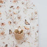 Matuu bloemenbehang kinderkamer Gouden Weide grote bloemen wit