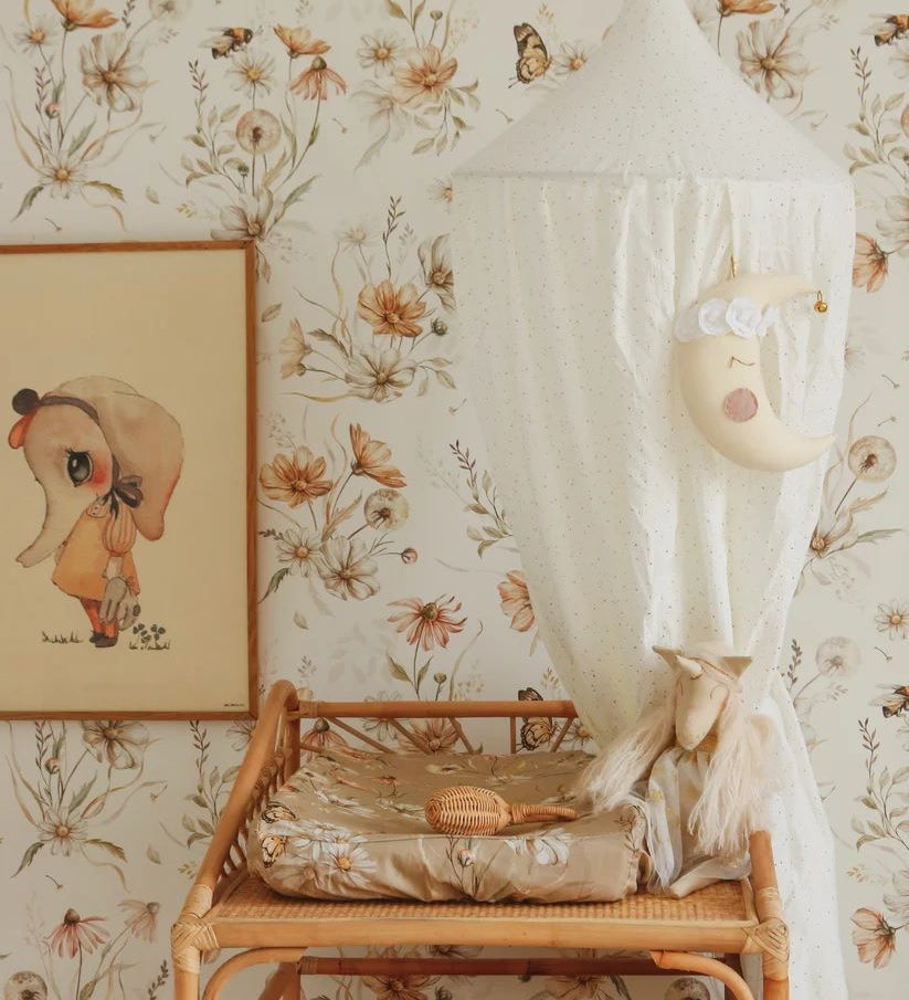 Matuu bloemenbehang kinderkamer Gouden Weide grote bloemen wit