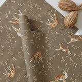 Matuu behang voor de kinderkamer met herten donker beige