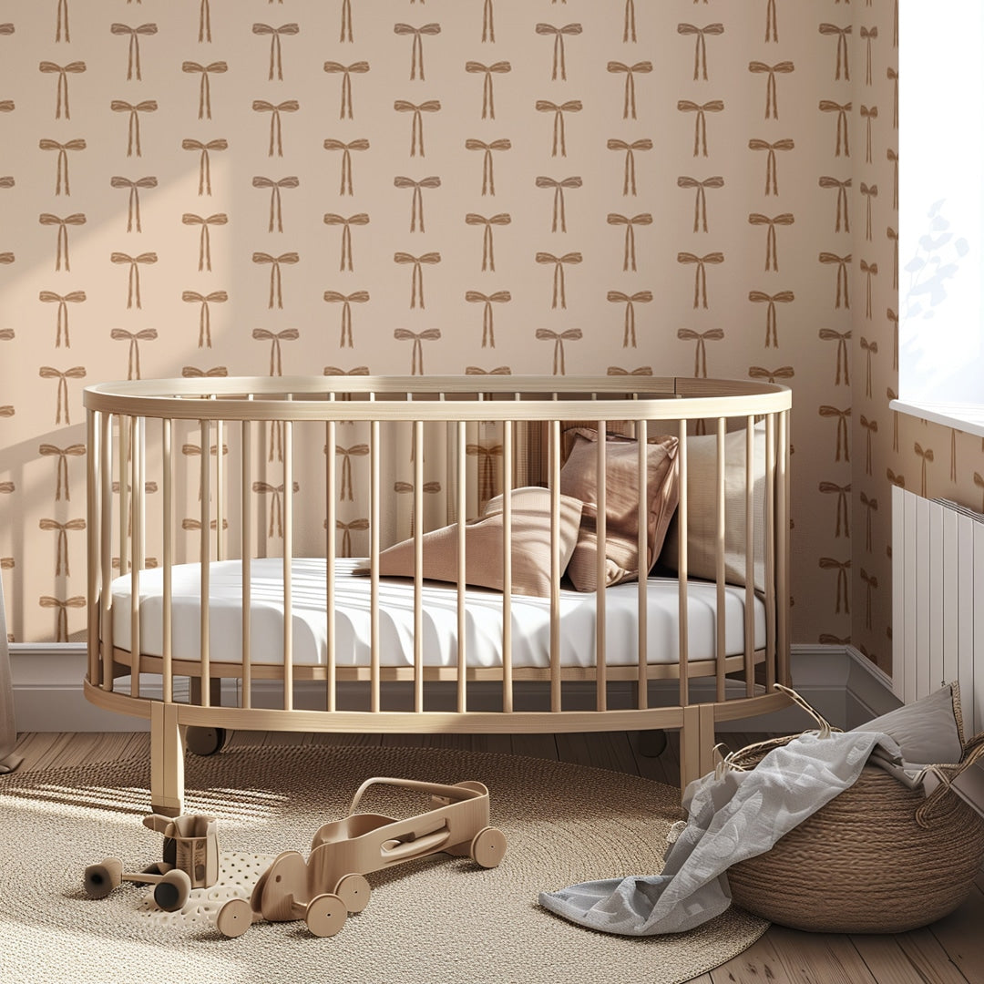 May and Fay behang voor de babykamer meisjeskamer strikjes beige