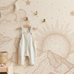 May en Fay fotobehang babykamer neutrale kinderkamer bergen zon sterren beige cosmic hills 