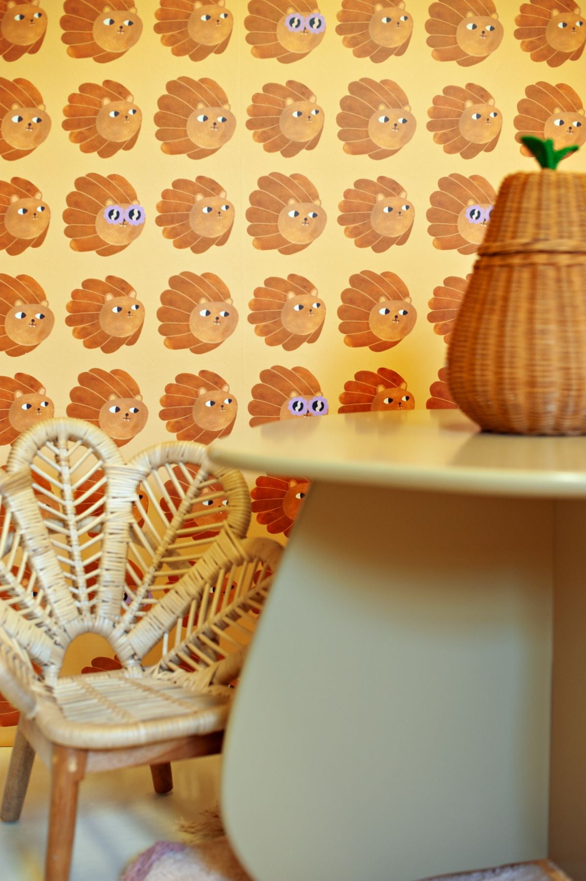 Aniek Bartels x Meet me at the wall lion heads butter yellow geel meisjeskamer 