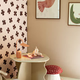 Joelle Wehkamp x Meet me at the wall lucky clover klavertjes behang voor de kinderkamer meisjeskamer bruin