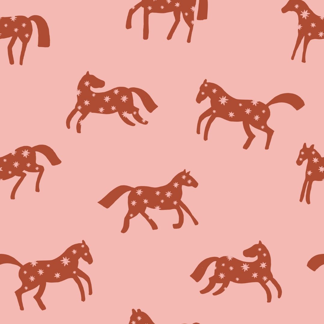 Joelle Wehkamp x Meet me at the wall magic horses paarden behang voor de kinderkamer meisjeskamer roze rood