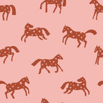 Joelle Wehkamp x Meet me at the wall magic horses paarden behang voor de kinderkamer meisjeskamer roze rood