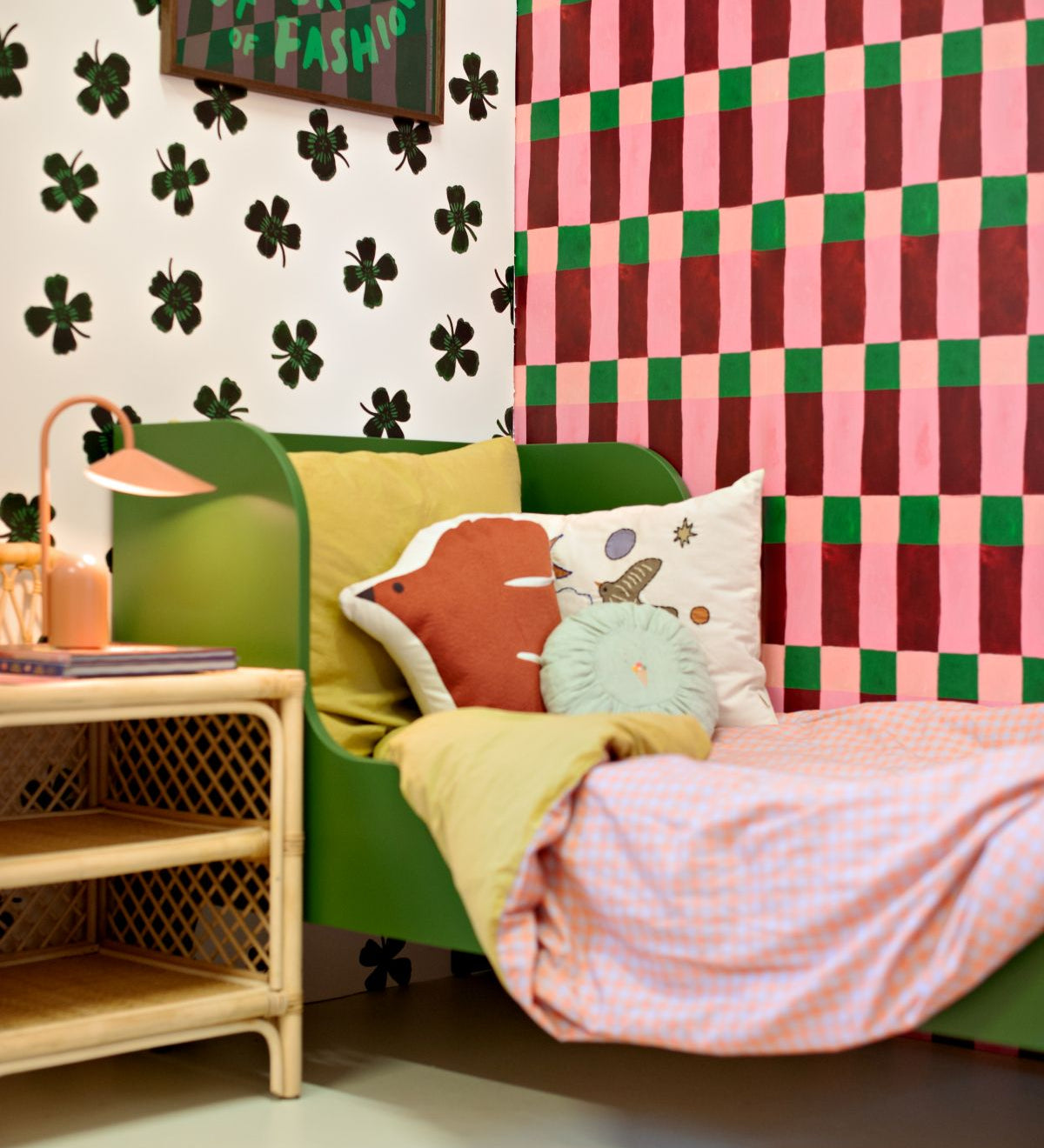 Aniek Bartels x Meet me at the wall playful blocks geblokt behang voor de kinderkamer meisjekamer roze