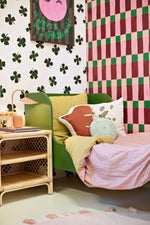 Joelle Wehkamp x Meet me at the wall lucky clover klavertjes behang voor de kinderkamer meisjeskamer groen