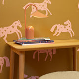 Joelle Wehkamp x Meet me at the wall magic horses paarden behang voor de kinderkamer meisjeskamer kaki roze