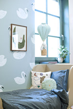 Joelle Wehkamp x Meet me at the wall Swans zwanen dierenbehang voor de kinderkamer meisjeskamer blauw