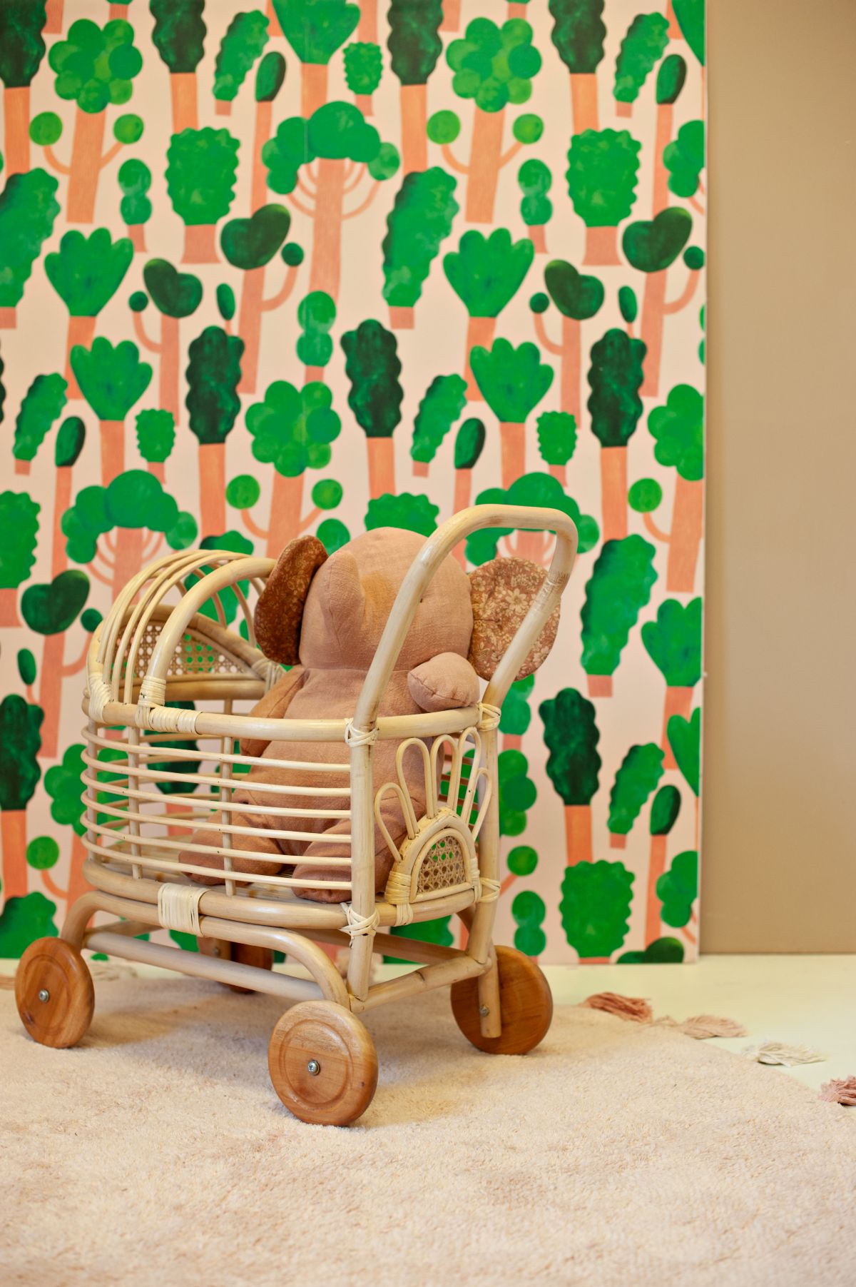 Aniek Bartels x Meet me at the wall trees bomen behang natuur neutrale kinderkamer jongenskamer meisjeskamer babykamer