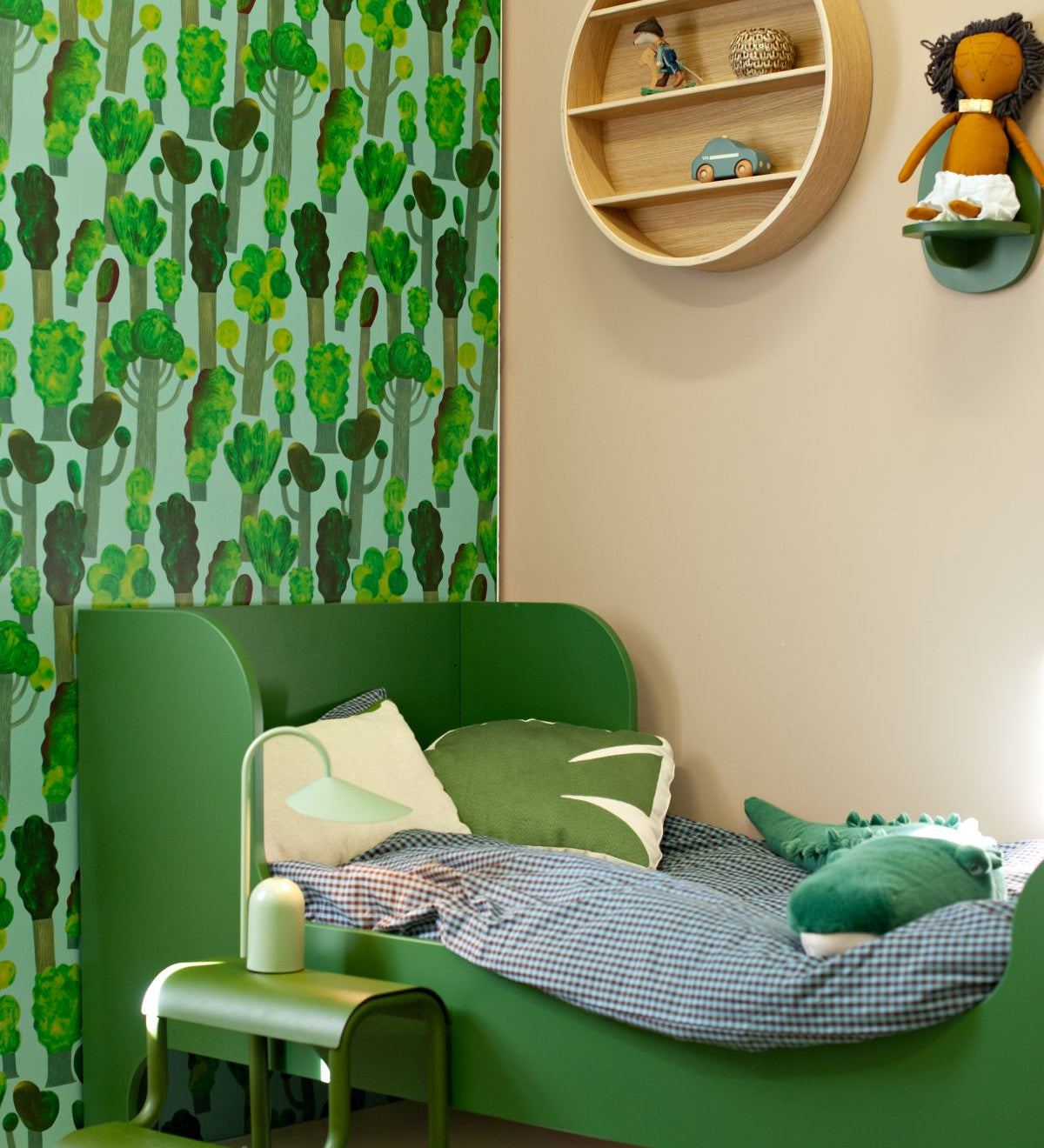 Aniek Bartels x Meet me at the wall trees bomen behang natuur lichtblauw jongenskamer 