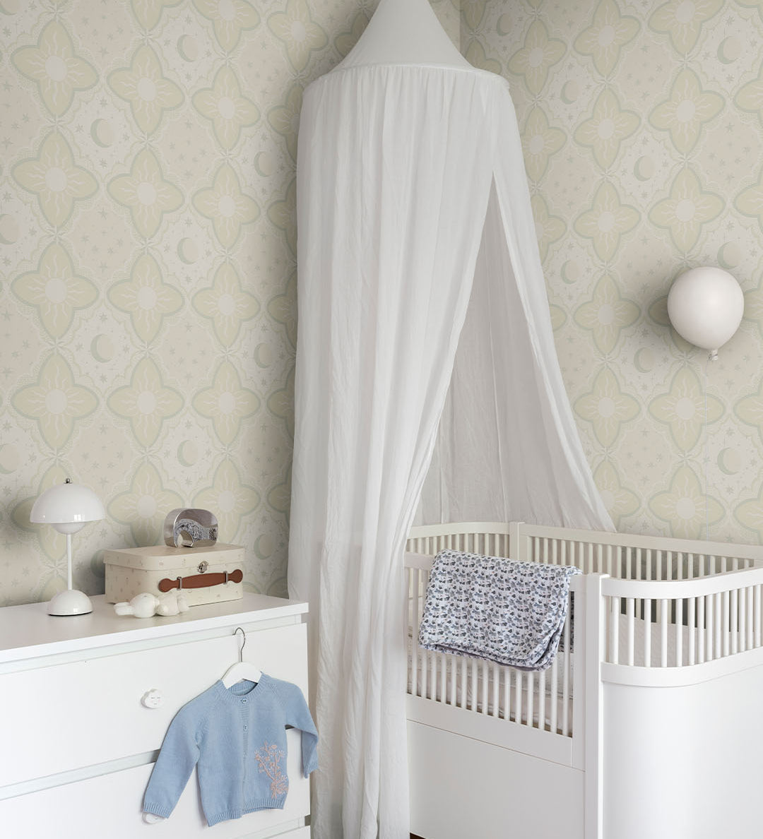 Midbec behang voor de meisjeskamer kinderkamer beige en grijs maan en zon 29031