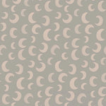 Meet me at the Wall Moon Cloud wolkjes grijs manen behang voor de babykamer of neutrale kinderkamer.